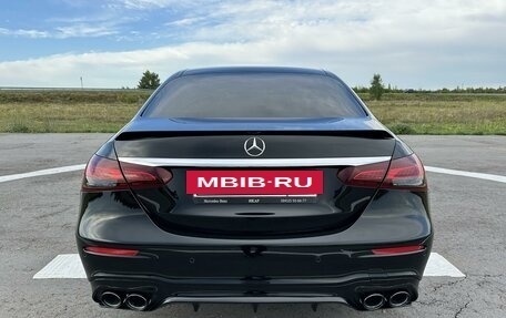 Mercedes-Benz E-Класс, 2022 год, 5 990 000 рублей, 3 фотография