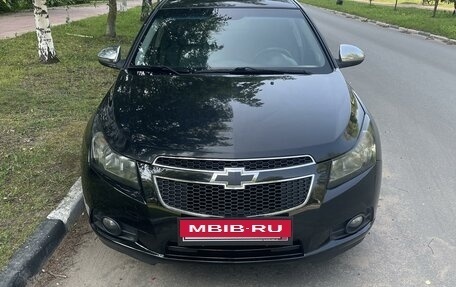 Chevrolet Cruze II, 2011 год, 835 000 рублей, 2 фотография