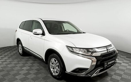 Mitsubishi Outlander III рестайлинг 3, 2019 год, 2 870 000 рублей, 3 фотография