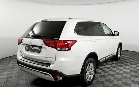 Mitsubishi Outlander III рестайлинг 3, 2019 год, 2 870 000 рублей, 5 фотография