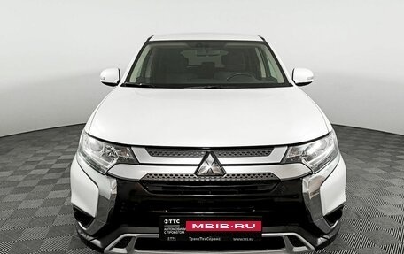 Mitsubishi Outlander III рестайлинг 3, 2019 год, 2 870 000 рублей, 2 фотография