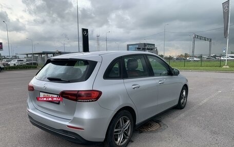 Mercedes-Benz B-Класс, 2018 год, 1 800 000 рублей, 4 фотография