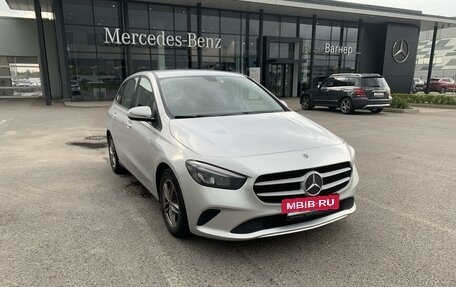 Mercedes-Benz B-Класс, 2018 год, 1 800 000 рублей, 2 фотография