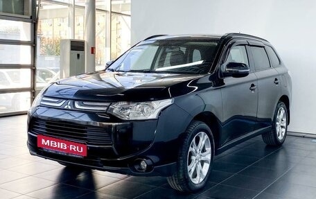 Mitsubishi Outlander III рестайлинг 3, 2013 год, 1 800 000 рублей, 2 фотография