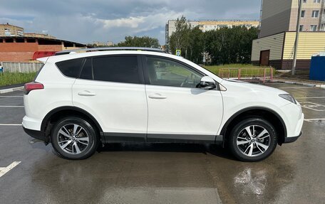 Toyota RAV4, 2016 год, 2 670 000 рублей, 4 фотография