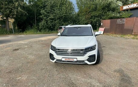 Volkswagen Touareg III, 2018 год, 4 150 000 рублей, 2 фотография