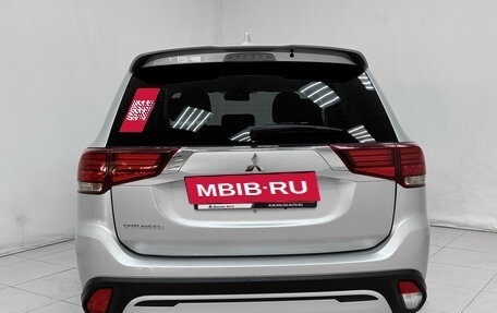 Mitsubishi Outlander III рестайлинг 3, 2022 год, 3 438 000 рублей, 5 фотография