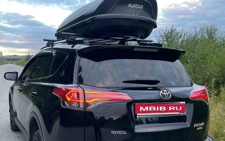 Toyota RAV4, 2019 год, 3 920 000 рублей, 6 фотография