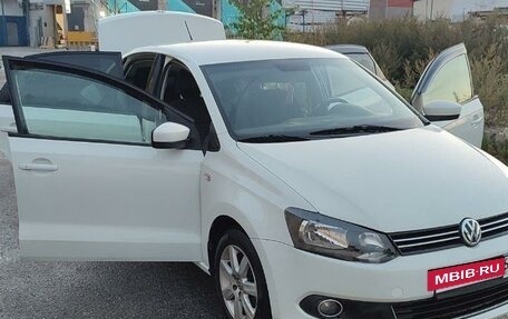 Volkswagen Polo VI (EU Market), 2013 год, 670 000 рублей, 2 фотография