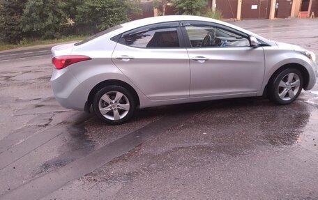 Hyundai Elantra V, 2012 год, 750 000 рублей, 2 фотография