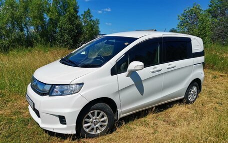 Honda Freed I, 2014 год, 1 150 000 рублей, 2 фотография