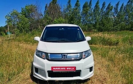 Honda Freed I, 2014 год, 1 150 000 рублей, 3 фотография