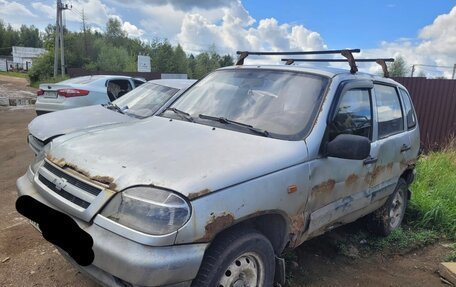 Chevrolet Niva I рестайлинг, 2003 год, 100 000 рублей, 3 фотография