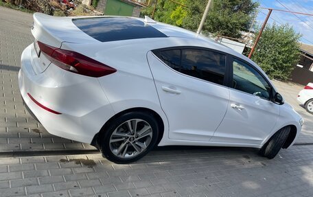 Hyundai Elantra VI рестайлинг, 2018 год, 1 950 000 рублей, 3 фотография