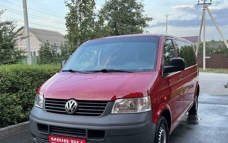 Volkswagen Transporter T5 рестайлинг, 2004 год, 1 700 000 рублей, 1 фотография