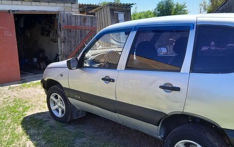 Chevrolet Niva I рестайлинг, 2004 год, 333 000 рублей, 3 фотография