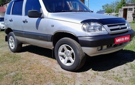 Chevrolet Niva I рестайлинг, 2004 год, 333 000 рублей, 2 фотография