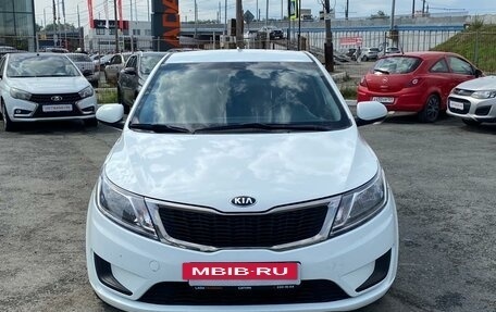 KIA Rio III рестайлинг, 2014 год, 880 000 рублей, 2 фотография