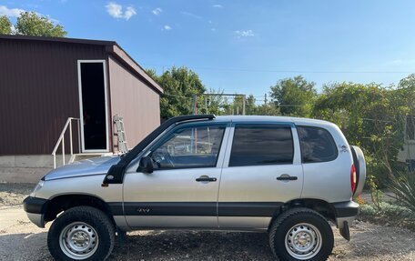 Chevrolet Niva I рестайлинг, 2004 год, 550 000 рублей, 5 фотография