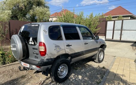 Chevrolet Niva I рестайлинг, 2004 год, 550 000 рублей, 3 фотография