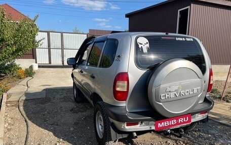 Chevrolet Niva I рестайлинг, 2004 год, 550 000 рублей, 4 фотография