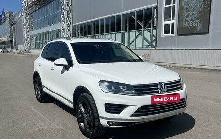 Volkswagen Touareg III, 2015 год, 3 380 000 рублей, 3 фотография