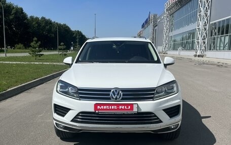 Volkswagen Touareg III, 2015 год, 3 380 000 рублей, 2 фотография