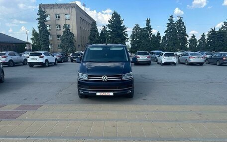 Volkswagen Caravelle T6 рестайлинг, 2018 год, 3 900 000 рублей, 1 фотография