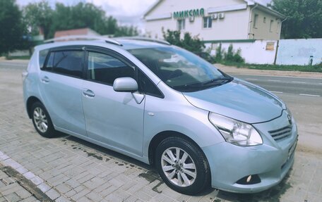 Toyota Verso I, 2011 год, 1 150 000 рублей, 2 фотография