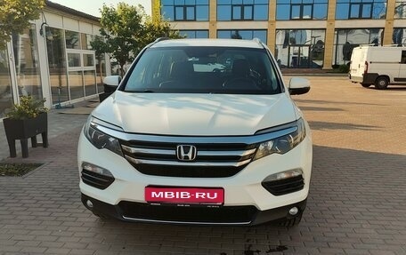 Honda Pilot III рестайлинг, 2018 год, 3 800 000 рублей, 1 фотография