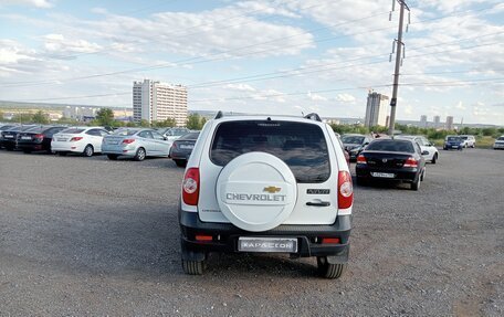 Chevrolet Niva I рестайлинг, 2016 год, 745 000 рублей, 4 фотография