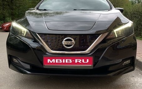 Nissan Leaf II, 2018 год, 1 750 000 рублей, 2 фотография