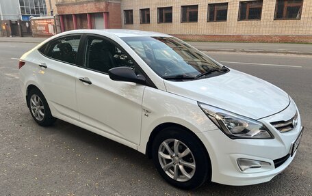 Hyundai Solaris II рестайлинг, 2015 год, 1 100 000 рублей, 3 фотография