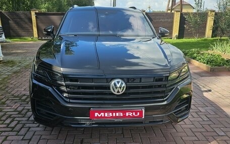 Volkswagen Touareg III, 2018 год, 4 950 000 рублей, 3 фотография