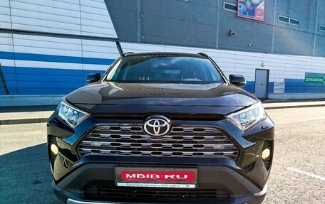 Toyota RAV4, 2019 год, 3 499 000 рублей, 2 фотография