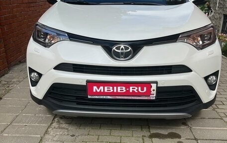 Toyota RAV4, 2017 год, 2 850 000 рублей, 3 фотография