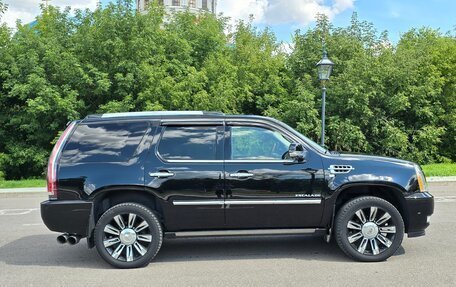 Cadillac Escalade III, 2010 год, 1 940 000 рублей, 2 фотография