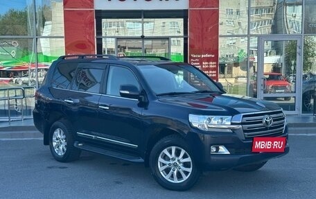 Toyota Land Cruiser 200, 2016 год, 5 499 000 рублей, 3 фотография