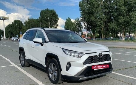 Toyota RAV4, 2020 год, 3 580 000 рублей, 3 фотография