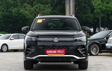 Volkswagen Tiguan, 2024 год, 5 555 000 рублей, 2 фотография