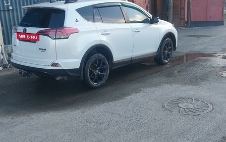 Toyota RAV4, 2019 год, 2 980 000 рублей, 3 фотография