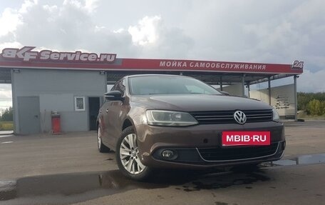 Volkswagen Jetta VI, 2014 год, 1 099 000 рублей, 2 фотография