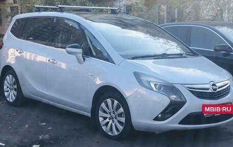 Opel Zafira C рестайлинг, 2013 год, 1 350 000 рублей, 3 фотография