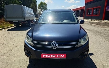 Volkswagen Tiguan I, 2011 год, 1 599 999 рублей, 2 фотография