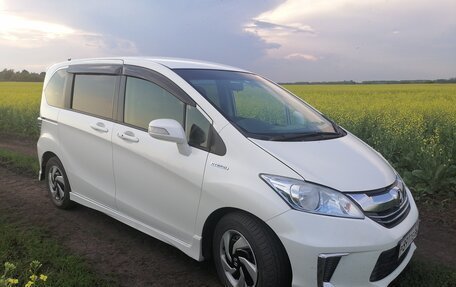 Honda Freed I, 2015 год, 1 300 000 рублей, 2 фотография