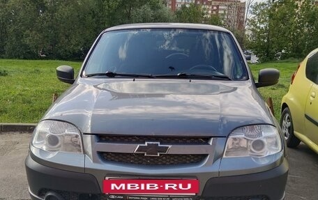 Chevrolet Niva I рестайлинг, 2017 год, 750 000 рублей, 2 фотография