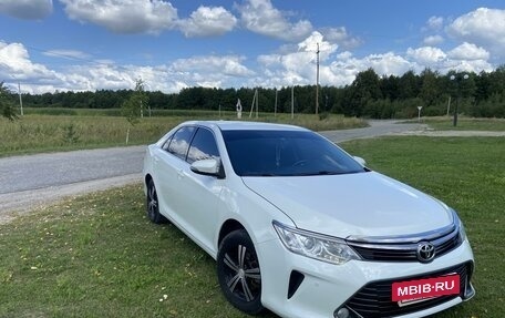 Toyota Camry, 2015 год, 1 920 000 рублей, 2 фотография