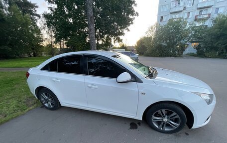 Chevrolet Cruze II, 2010 год, 870 000 рублей, 3 фотография