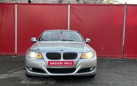 BMW 3 серия, 2011 год, 950 000 рублей, 3 фотография