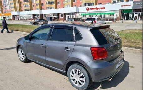 Volkswagen Polo VI (EU Market), 2011 год, 680 000 рублей, 2 фотография